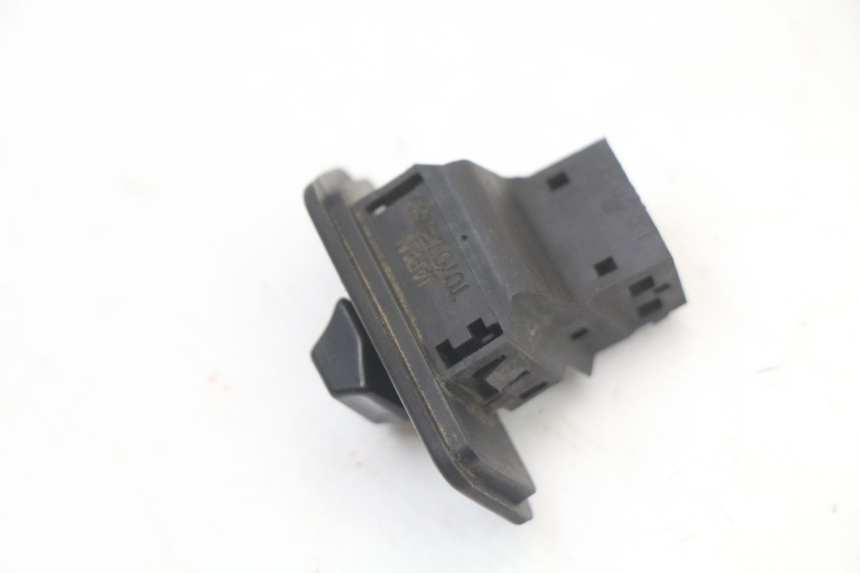 photo de HEADLIGHT SWITCH HONDA FES PANTHEON 2T 125 (1998 - 2002)