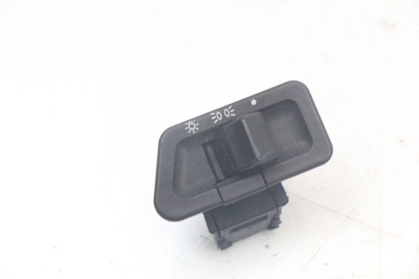 photo de HEADLIGHT SWITCH SYM FIDDLE 2 50 (2008 - 2013)