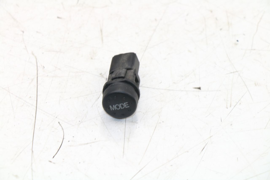 photo de HANDLEBAR SWITCH PIAGGIO MP3 LT 400 (2007 - 2012)