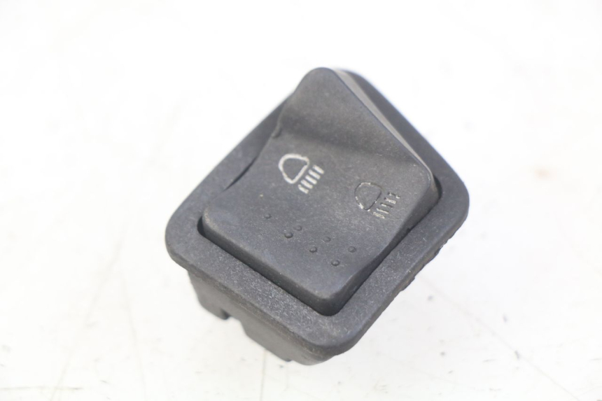 photo de HEADLIGHT HIGH BEAM SWITCH APRILIA SR 2T 50 (2012 - 2017)