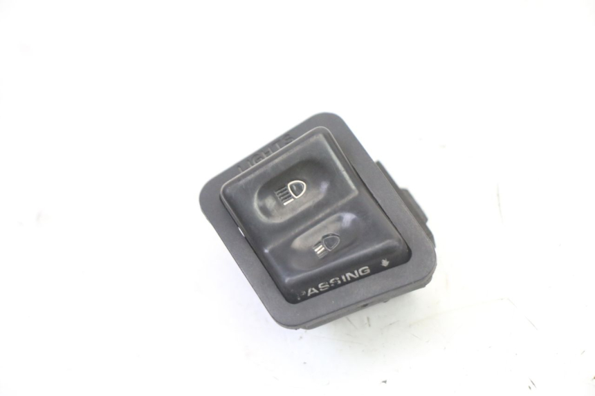 photo de HEADLIGHT HIGH BEAM SWITCH SYM FIDDLE 2 50 (2008 - 2013)