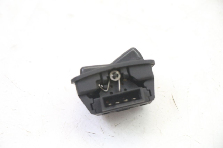 photo de HEADLIGHT HIGH BEAM SWITCH SYM FIDDLE 2 50 (2008 - 2013)