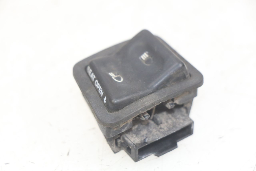 photo de HEADLIGHT HIGH BEAM SWITCH SYM FIDDLE 3 III 125 (2014 - 2020)