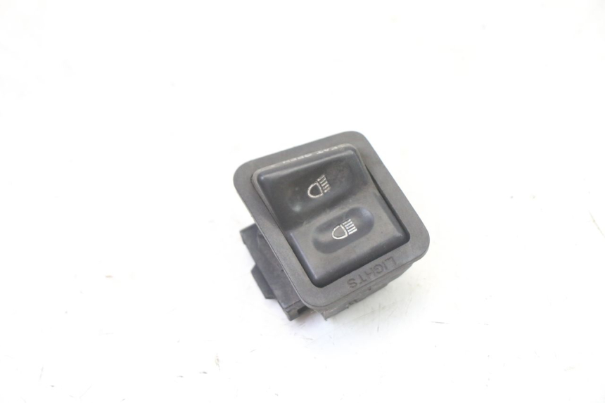 photo de HEADLIGHT HIGH BEAM SWITCH SYM FIDDLE 3 III 125 (2014 - 2020)