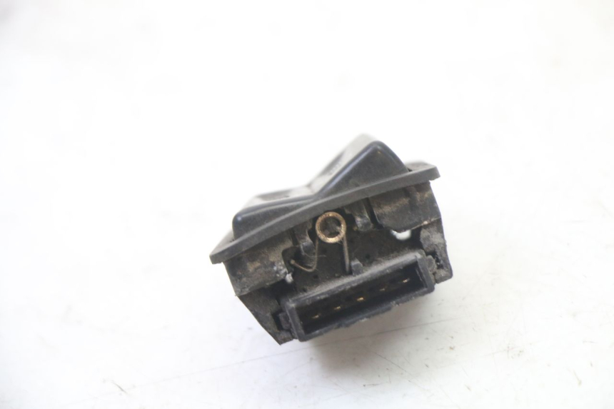photo de HEADLIGHT HIGH BEAM SWITCH SYM FIDDLE 3 III 125 (2014 - 2020)