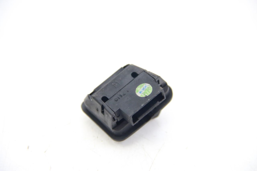 photo de HEADLIGHT HIGH BEAM SWITCH GILERA RUNNER SP 50 (2009 - 2017)