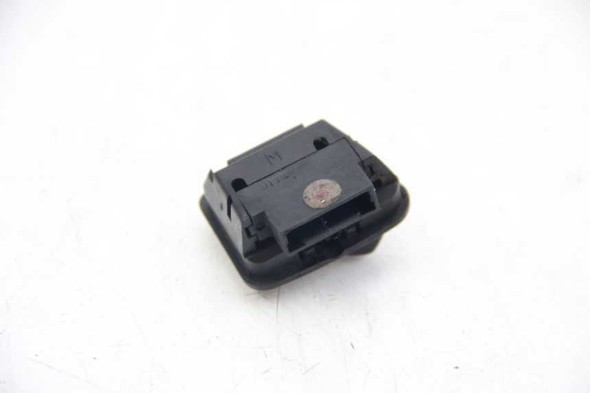 photo de HEADLIGHT HIGH BEAM SWITCH GILERA RUNNER SP 50 (2009 - 2017)