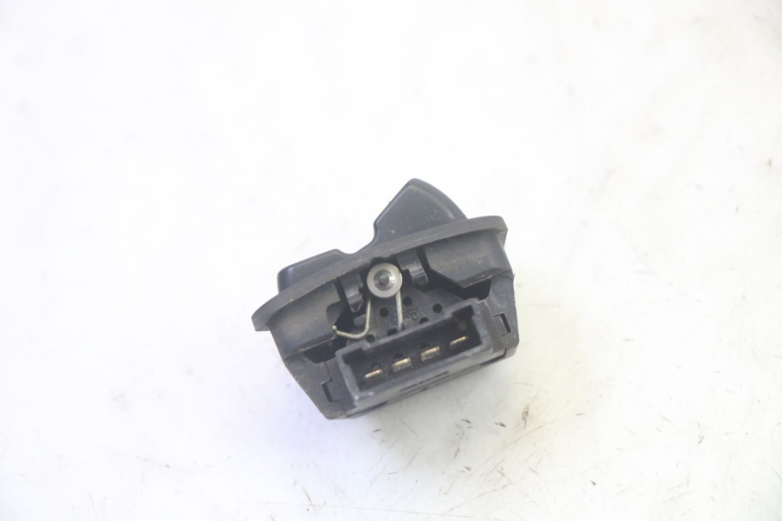photo de HEADLIGHT SWITCH PIAGGIO MP3 500 (2016 - 2018) - Zoom on usage condition