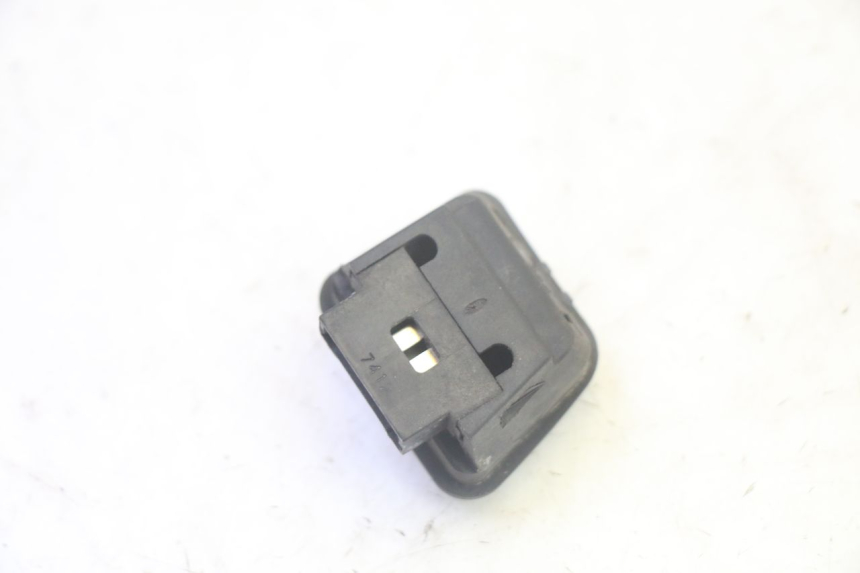 photo de HEADLIGHT SWITCH PIAGGIO MP3 500 (2016 - 2018) - Alternative perspective