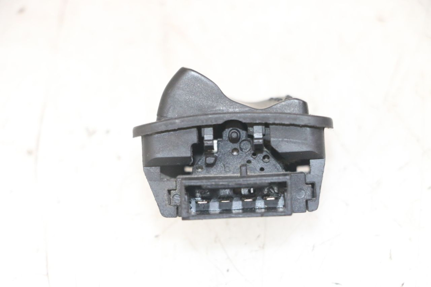 photo de HEADLIGHT HIGH BEAM SWITCH PIAGGIO NEW TYPHOON 50 (2018 - 2021)