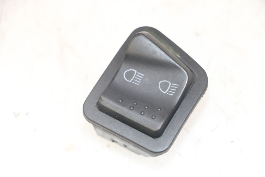 photo de HEADLIGHT HIGH BEAM SWITCH PIAGGIO NEW TYPHOON 50 (2018 - 2021)
