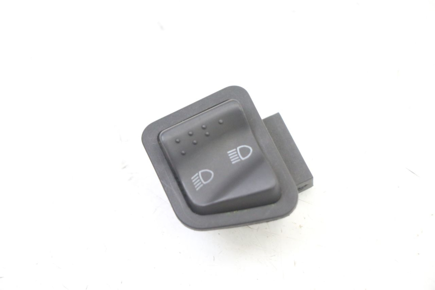 photo de HEADLIGHT HIGH BEAM SWITCH PIAGGIO NEW TYPHOON 50 (2018 - 2021)