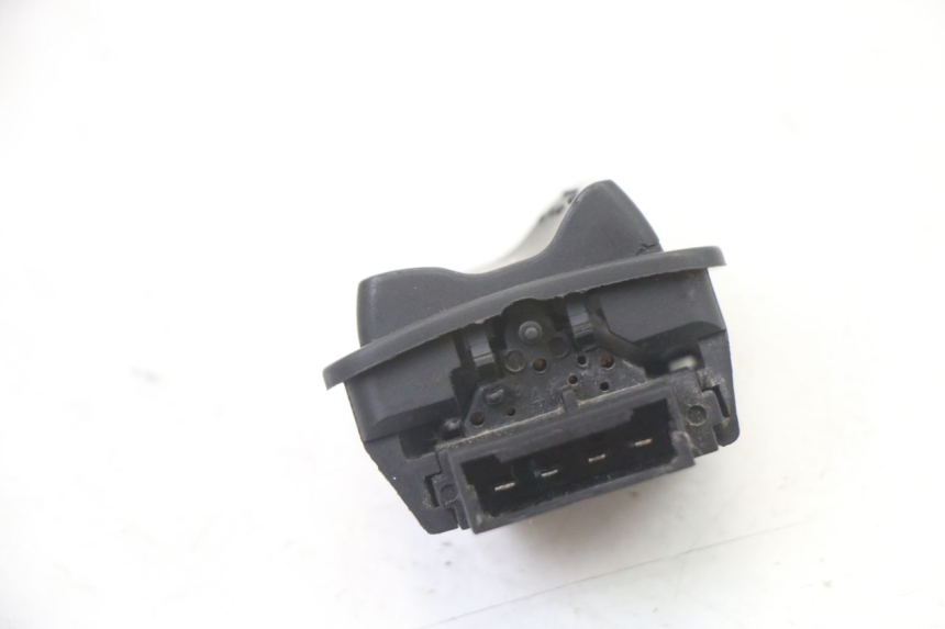 photo de HEADLIGHT HIGH BEAM SWITCH PIAGGIO NEW TYPHOON 50 (2018 - 2021)