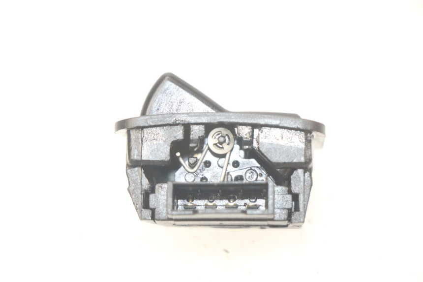 photo de HEADLIGHT HIGH BEAM SWITCH SYM ORBIT III 3 4T 50 (2018 - 2021)