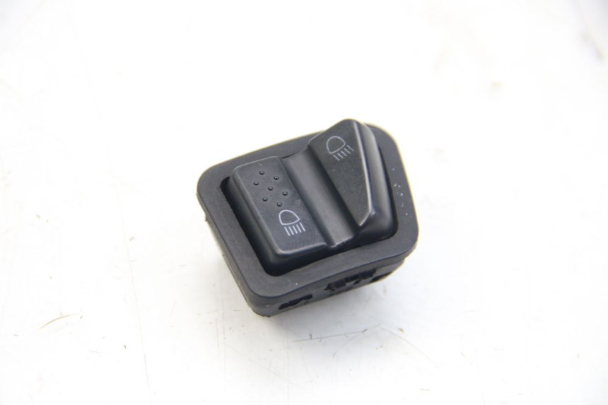 photo de HEADLIGHT HIGH BEAM SWITCH PIAGGIO BEVERLY 125 (2010 - 2015)