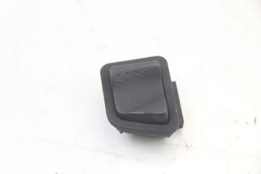 photo de HEADLIGHT HIGH BEAM SWITCH PIAGGIO XEVO - X EVO 125 (2007 - 2016)