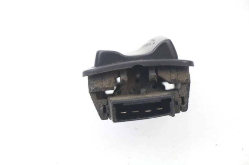 photo de HEADLIGHT HIGH BEAM SWITCH PIAGGIO ZIP 2T 50 (2009 - 2019)