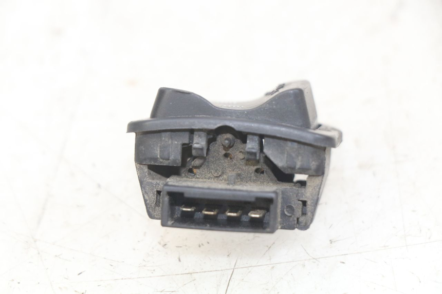 photo de HEADLIGHT HIGH BEAM SWITCH PIAGGIO ZIP 2T 50 (2009 - 2019)