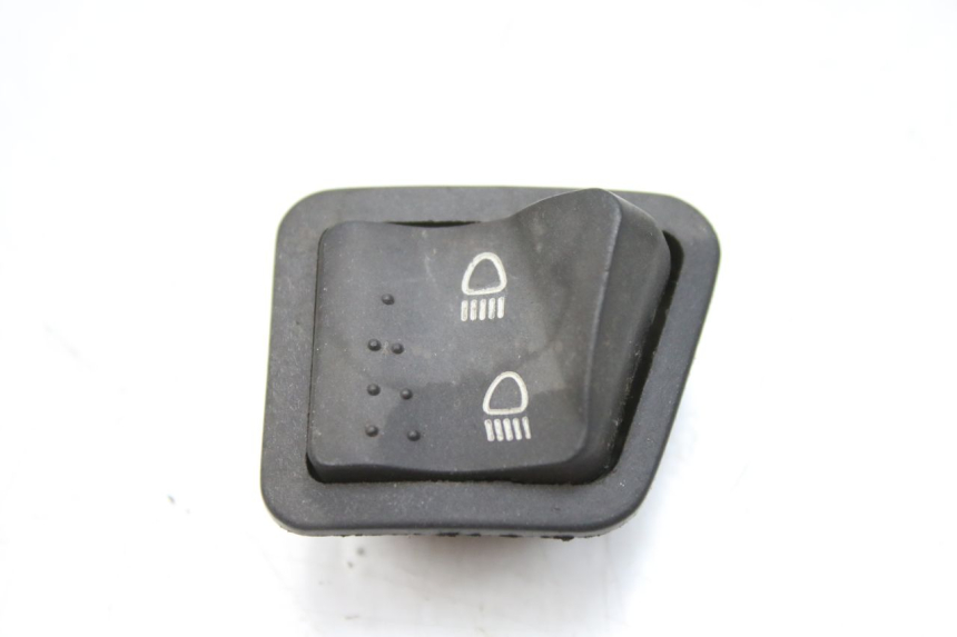 photo de HEADLIGHT HIGH BEAM SWITCH PIAGGIO ZIP 4T 50 (2018 - 2020)