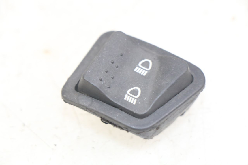 photo de HEADLIGHT HIGH BEAM SWITCH PIAGGIO ZIP 4T 50 (2018 - 2020)