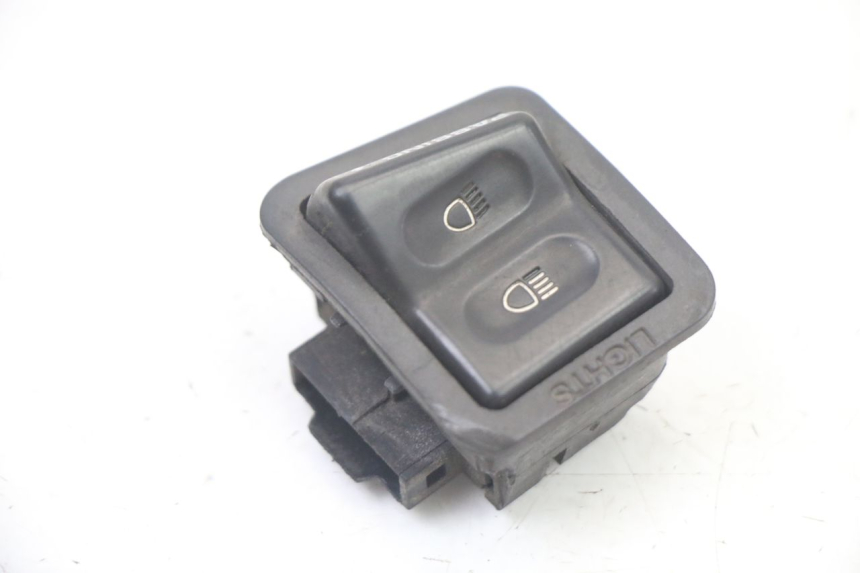 photo de HEADLIGHT HIGH BEAM SWITCH SYM ORBIT III 3 4T 50 (2018 - 2021)