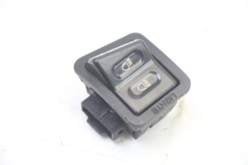photo de HEADLIGHT HIGH BEAM SWITCH SYM ORBIT III 3 4T 50 (2018 - 2021)