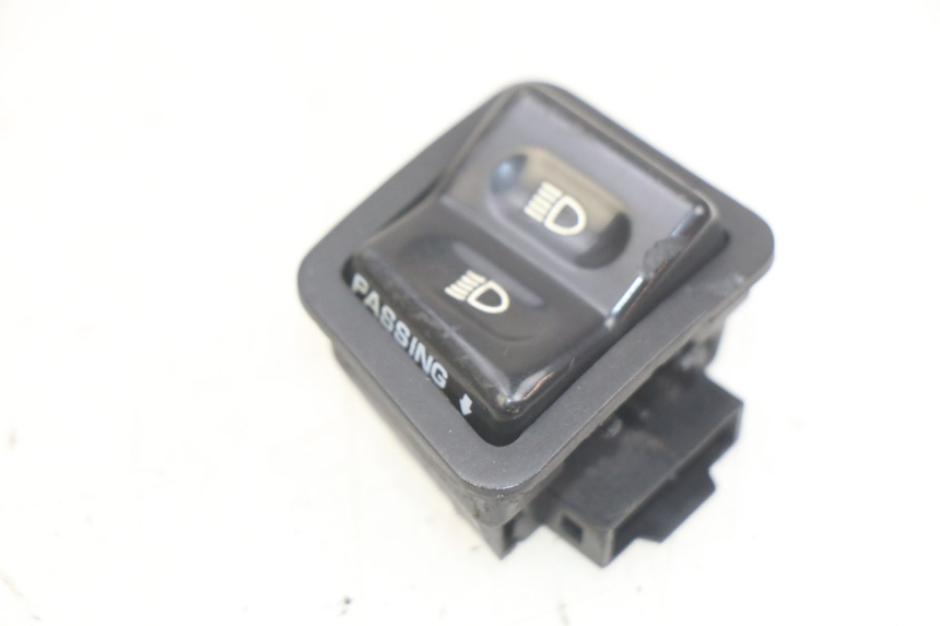 photo de HEADLIGHT HIGH BEAM SWITCH SYM X-PRO 4T 50 (2014 - 2021)
