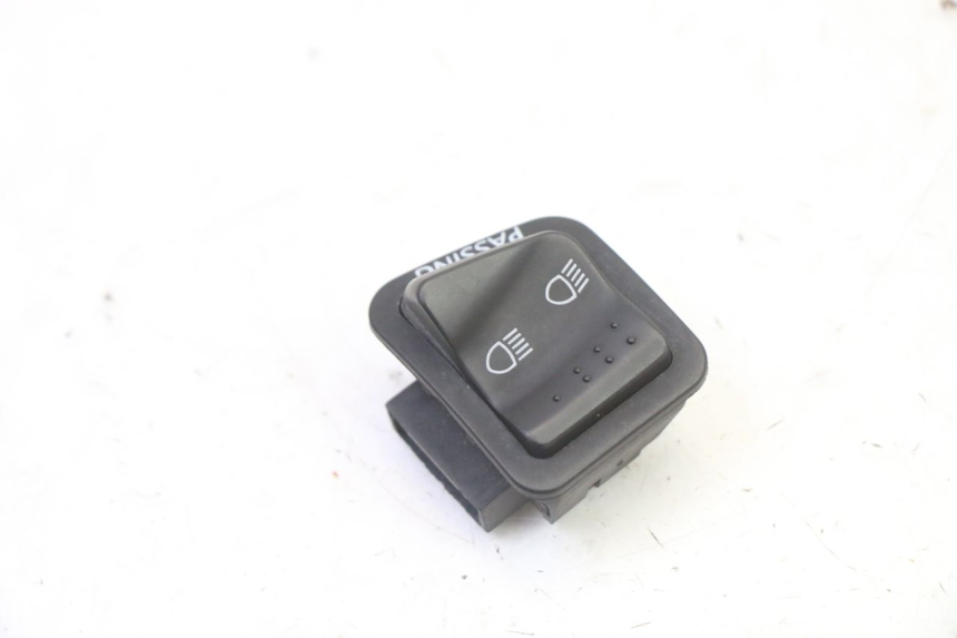 photo de HEADLIGHT HIGH BEAM SWITCH PIAGGIO X9 EVOLUTION 125 (2003 - 2007)