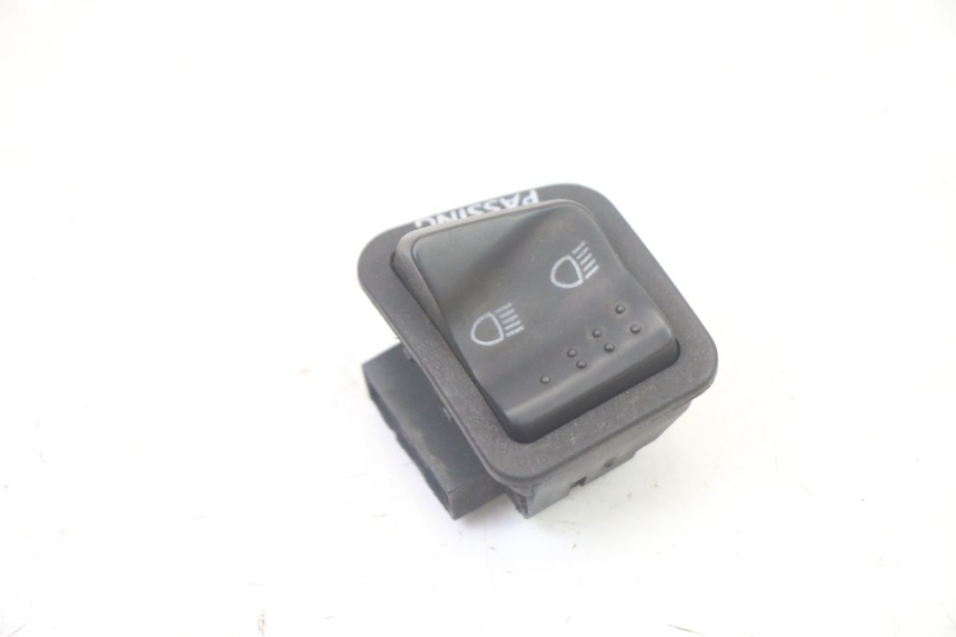photo de HEADLIGHT HIGH BEAM SWITCH PIAGGIO XEVO - X EVO 125 (2007 - 2016)