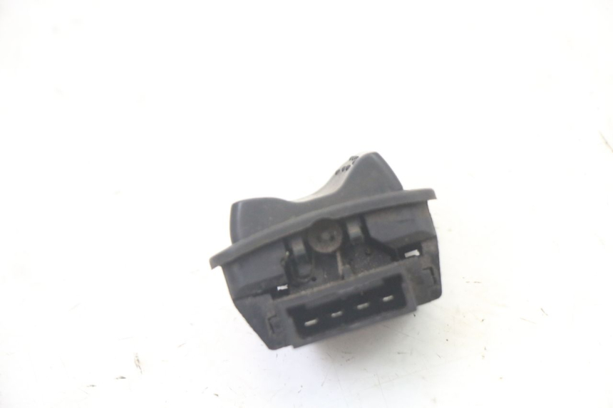 photo de HEADLIGHT HIGH BEAM SWITCH PIAGGIO XEVO - X EVO 125 (2007 - 2016)