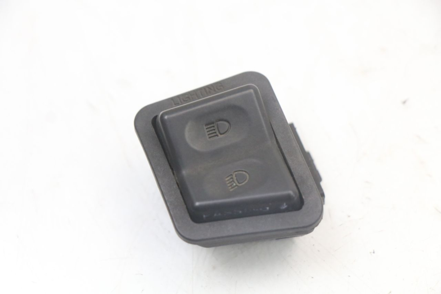 photo de HEADLIGHT HIGH BEAM SWITCH YAMAHA X-MAX XMAX 250 (2006 - 2009)