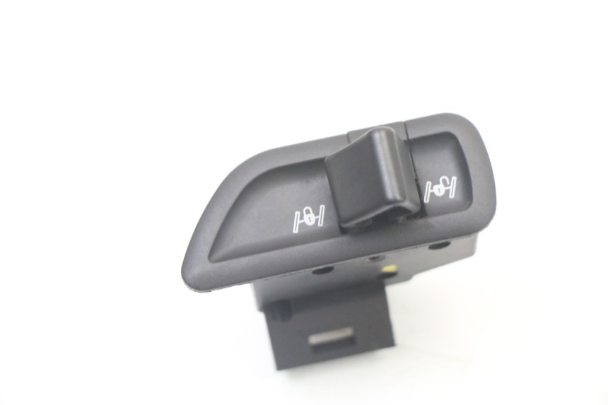 photo de ROLL LOCK SWITCH PIAGGIO MP3 500 (2014 - 2016)