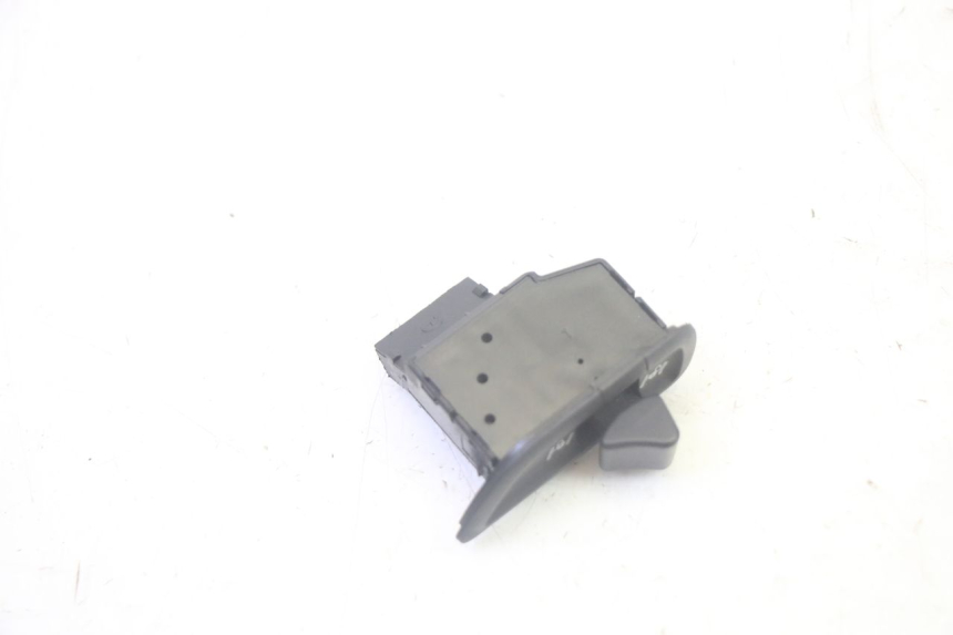 photo de ROLL LOCK SWITCH PIAGGIO MP3 500 (2016 - 2018) - Component detail