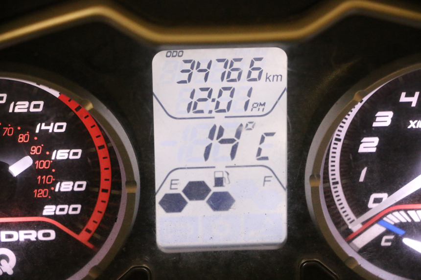 photo de SPEEDOMETER QUADRO 4 4D 350 (2015 - 2018)