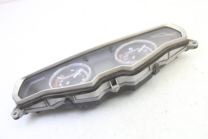 photo de SPEEDOMETER QUADRO 4 4D 350 (2015 - 2018)