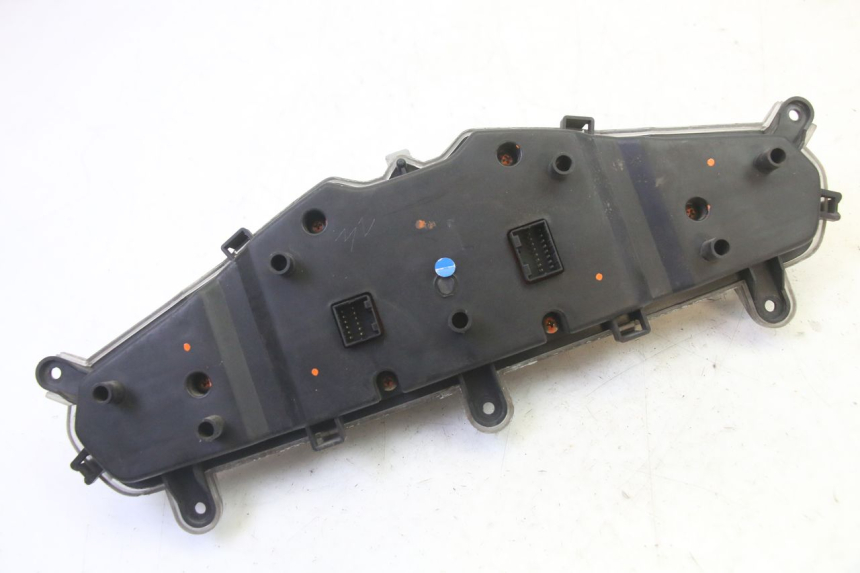 photo de SPEEDOMETER QUADRO 4 4D 350 (2015 - 2018)