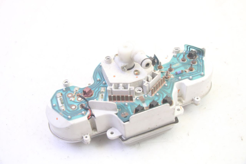 photo de SPEEDOMETER PEUGEOT ELYSEO 125 (1999 - 2004) - Surface and material condition