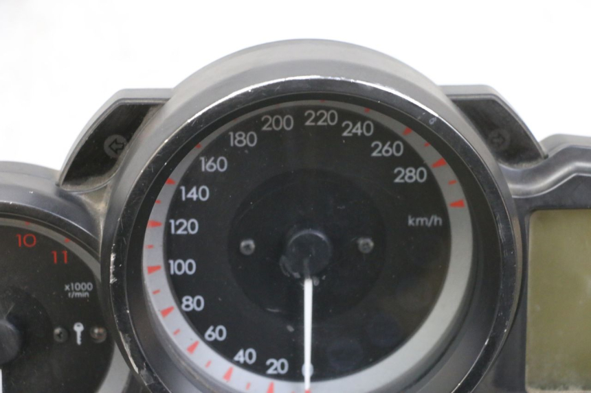 photo de SPEEDOMETER YAMAHA FJR ABS 1300 (2006 - 2012) - High-resolution close-up