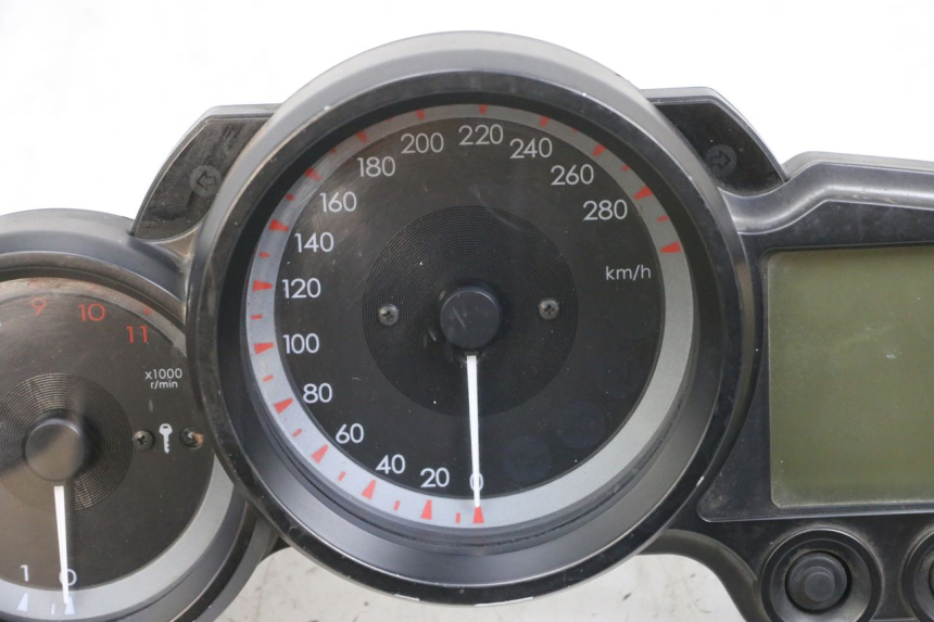 photo de SPEEDOMETER YAMAHA FJR ABS 1300 (2006 - 2012) - Focus on structure