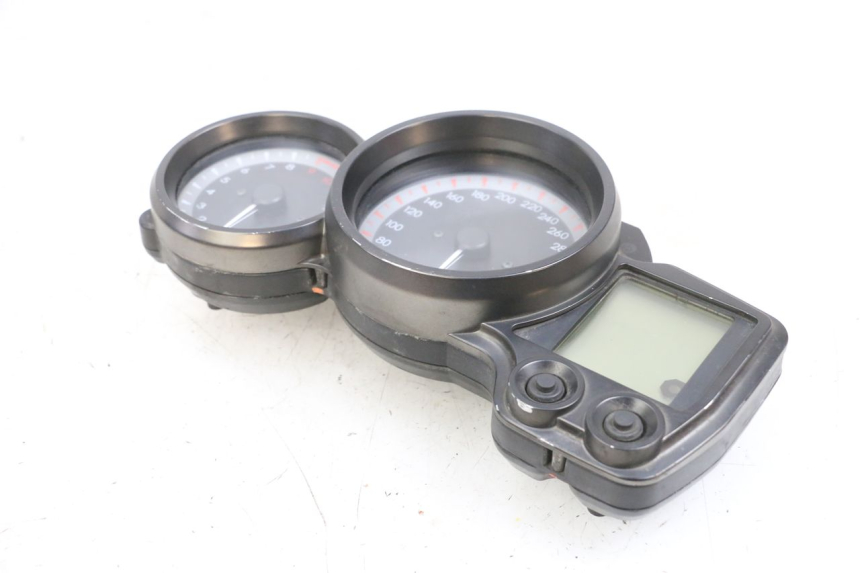 photo de SPEEDOMETER YAMAHA FJR ABS 1300 (2006 - 2012) - Zoom on usage condition