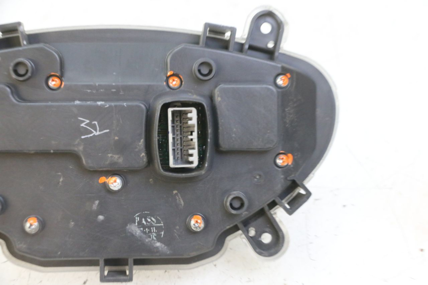 photo de SPEEDOMETER PIAGGIO IE MP3 YOURBAN 300 (2011 - 2016)