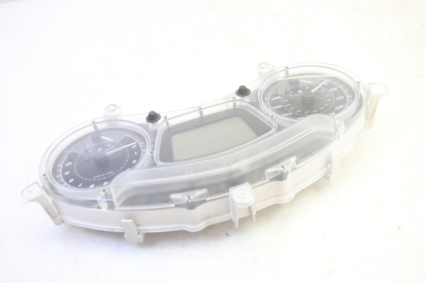 photo de SPEEDOMETER PIAGGIO MP3 HPE 350 (2018 - 2020) - Surface and material condition