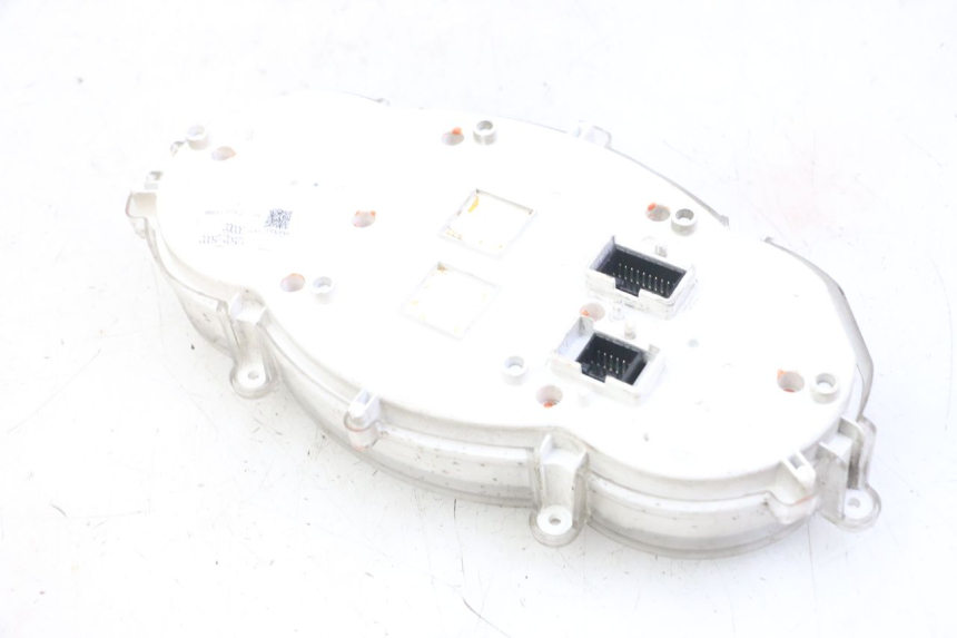 photo de SPEEDOMETER PIAGGIO MP3 LT 300 (2010 - 2016) - Fixing points details
