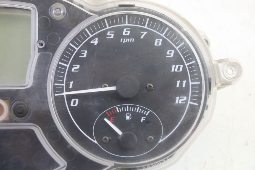 photo de SPEEDOMETER PIAGGIO MP3 RL 250 (2007 - 2010) - Technical close-up
