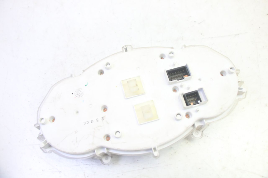 photo de SPEEDOMETER PIAGGIO MP3 RL 250 (2007 - 2010) - Additional view of the item