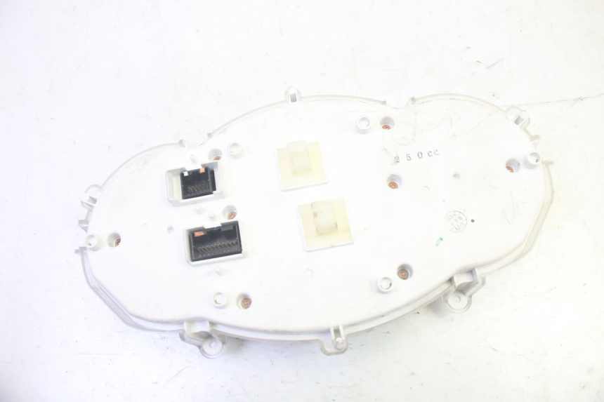 photo de SPEEDOMETER PIAGGIO MP3 RL 250 (2007 - 2010) - Markings and original references