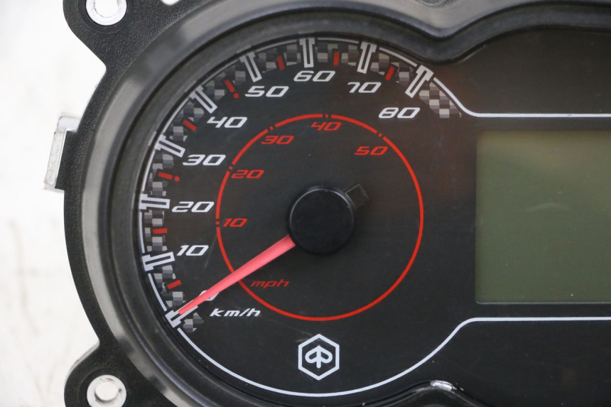 photo de SPEEDOMETER PIAGGIO NEW TYPHOON 50 (2018 - 2021) - Detailed visual inspection