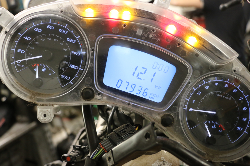 photo de SPEEDOMETER PIAGGIO MP3 HPE 350 (2018 - 2020)