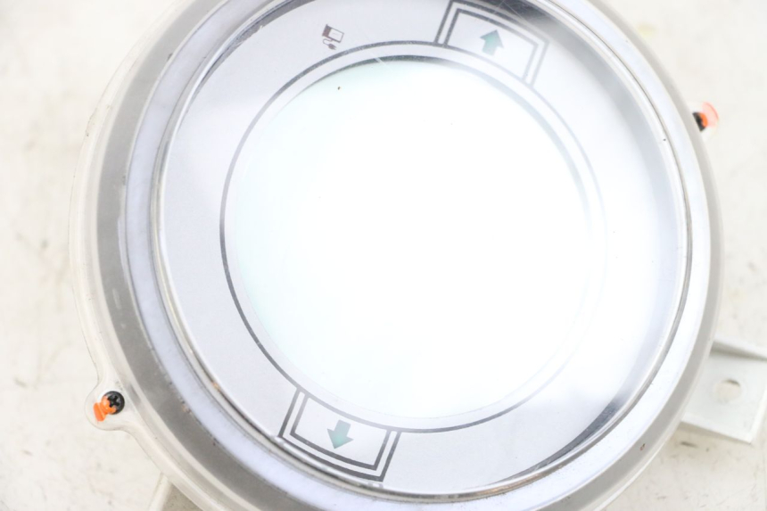 photo de SPEEDOMETER EFUN PUSA 1 - Surface and material condition