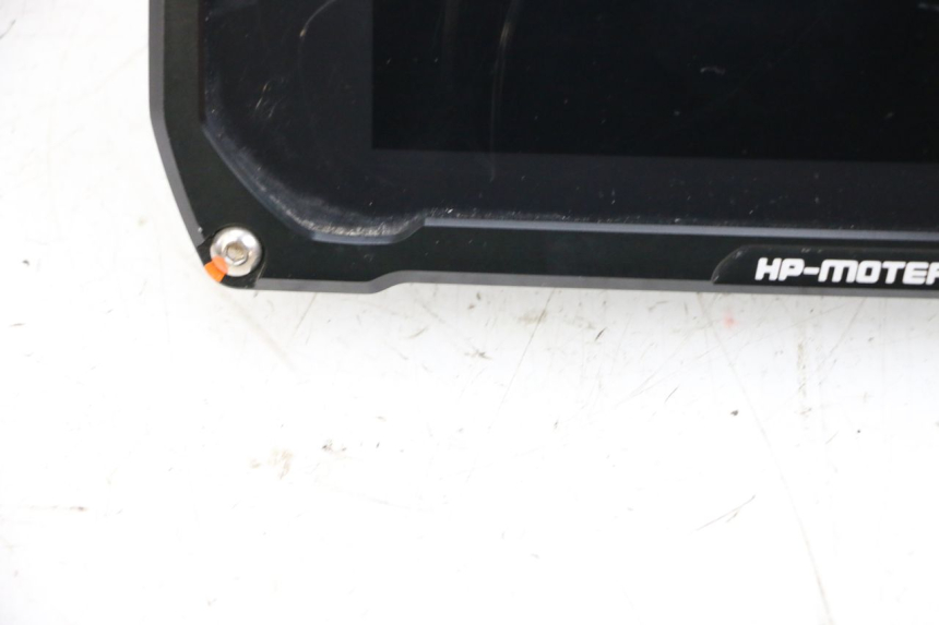 photo de SPEEDOMETER BMW R GS 1250 (2021 - 2024) - Focus on structure